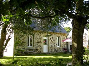 Gîte pour 4 personnes, avec terrasse et jardin à Plestin-les-Grèves