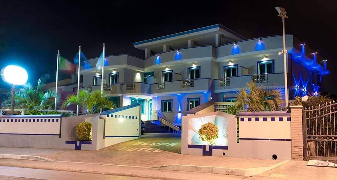 Serpa Hotel in Anzio, Provincia di Roma