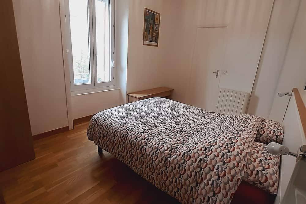 Appartement entier, Les pieds dans l'eau dans une belle commune touristique in Saint-Quay-Portrieux, Côte de Goëlo