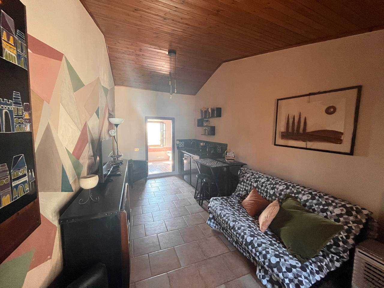 Appartement entier, Appartement 'Scorcio D'infinito Di Peccioli' avec vue sur la montagne, terrasse partagée et Wi-Fi in Peccioli, Province de Pise