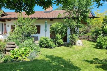 Bungalow für 2 Personen, mit Terrasse und Garten in Oberbayern