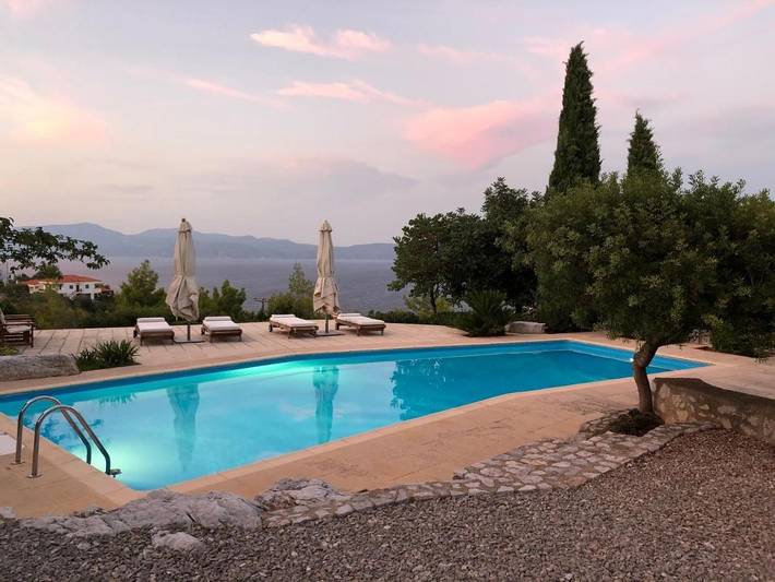 Ferienhaus für 10 Personen, mit Balkon und Terrasse sowie Garten und Pool
