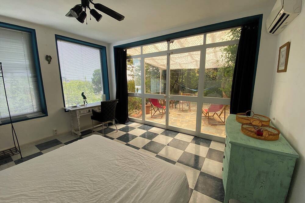 Accommodation with private terrace in tropical garden,  in Estepona, Costa del Sol