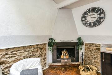 Casa Rural para 2 Personas en Madremaña, Gironés, Foto 4