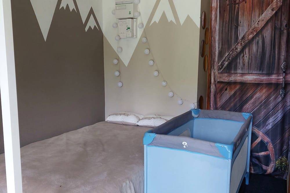 Entire apartment, Studio à Lamontagne en Rez-de-jardin in Saint-Jean-Montclar, Montclar