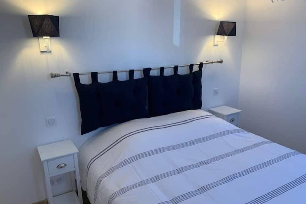 Le Romarin-Fully Air-Conditioned Village House With Free Wifi in Aups, Brignoles region