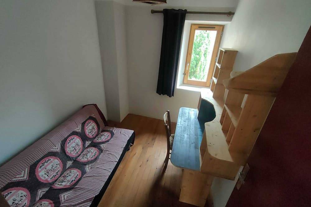 Appartement entier, Domo de abundo bis, studio cosy au pied du pic bugarach in Bugarach, Parc naturel régional Corbières-Fenouillèdes