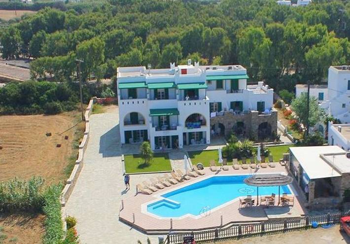 Appart’hôtel pour 3 personnes, avec Balcon et Terrasse ainsi que Jacuzzi et Jardin