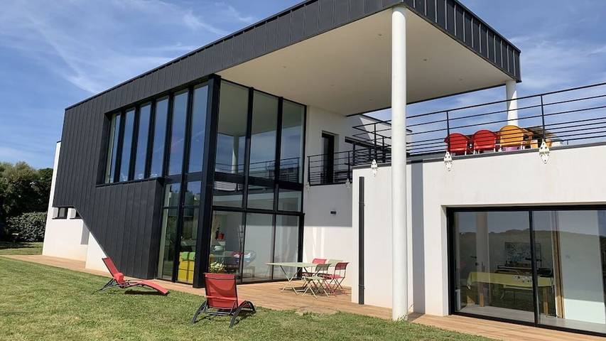 Location de vacances pour 6 personnes, avec terrasse et jardin à Audierne