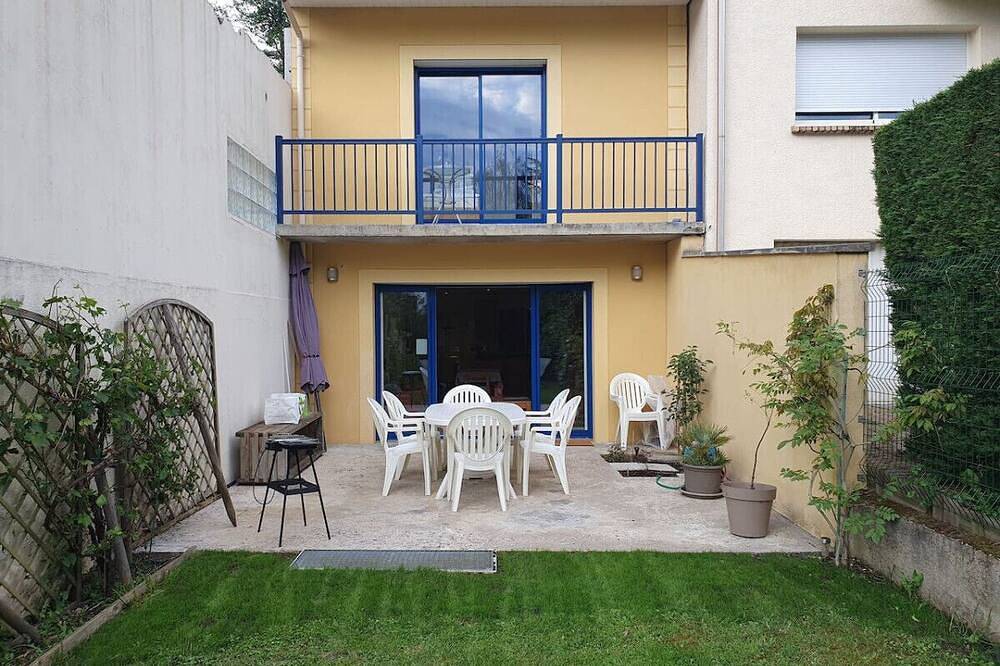 House on the edge of forest - 20 min from Paris in Vélizy-Villacoublay, Yvelines