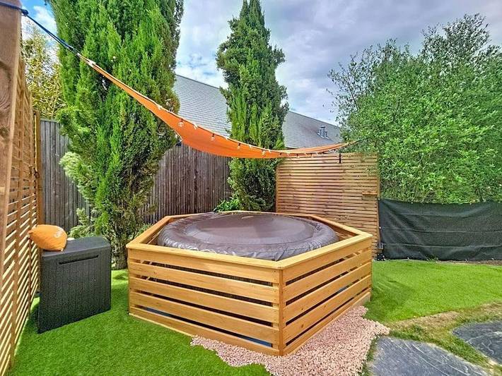 Location de vacances pour 4 personnes, avec jacuzzi et terrasse à Charentilly
