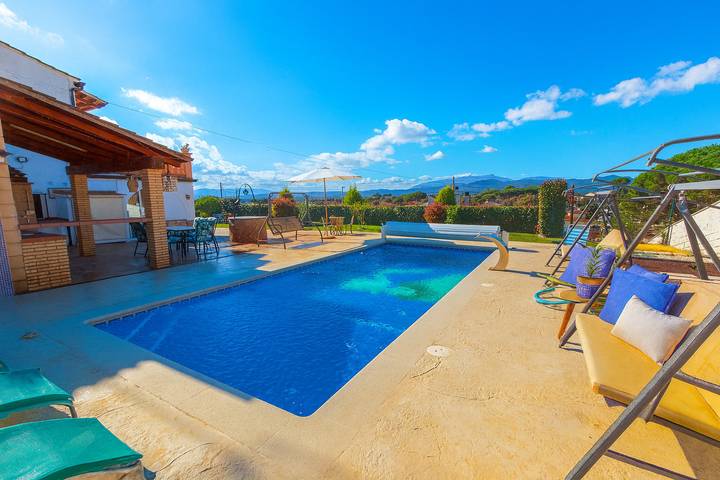 Casa rural para 8 personas, con Balcón además de Terraza y Jardín en Riudellots de la Selva - 2
