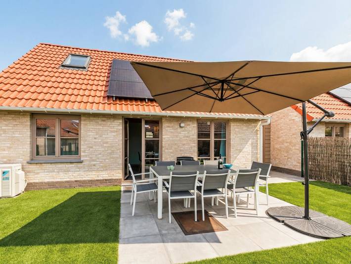 Fischerhaus im Westhinder-Park nahe Meer in Oostduinkerke, Koksijde