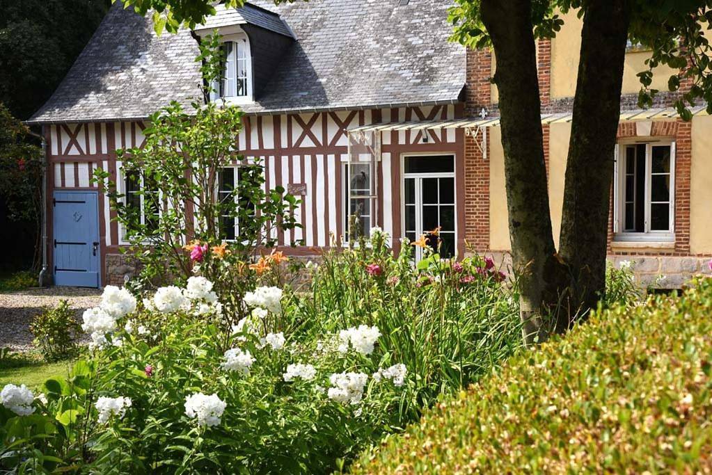 Cottage with Garden View in Boudeville, Région de Dieppe