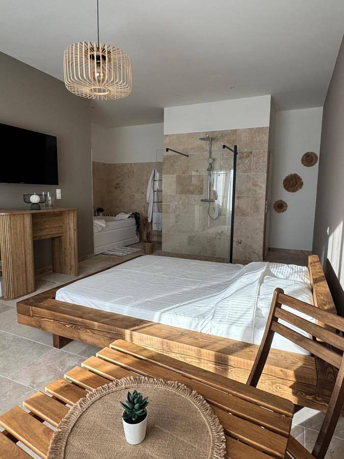 Hôtel pour 2 personnes, avec jacuzzi et jardin à Bezouce - 4