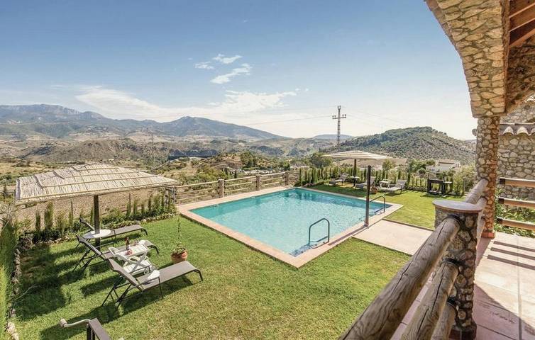 Casa rural para 14 personas, con Terraza y Jardín además de Piscina y Vistas en Algodonales