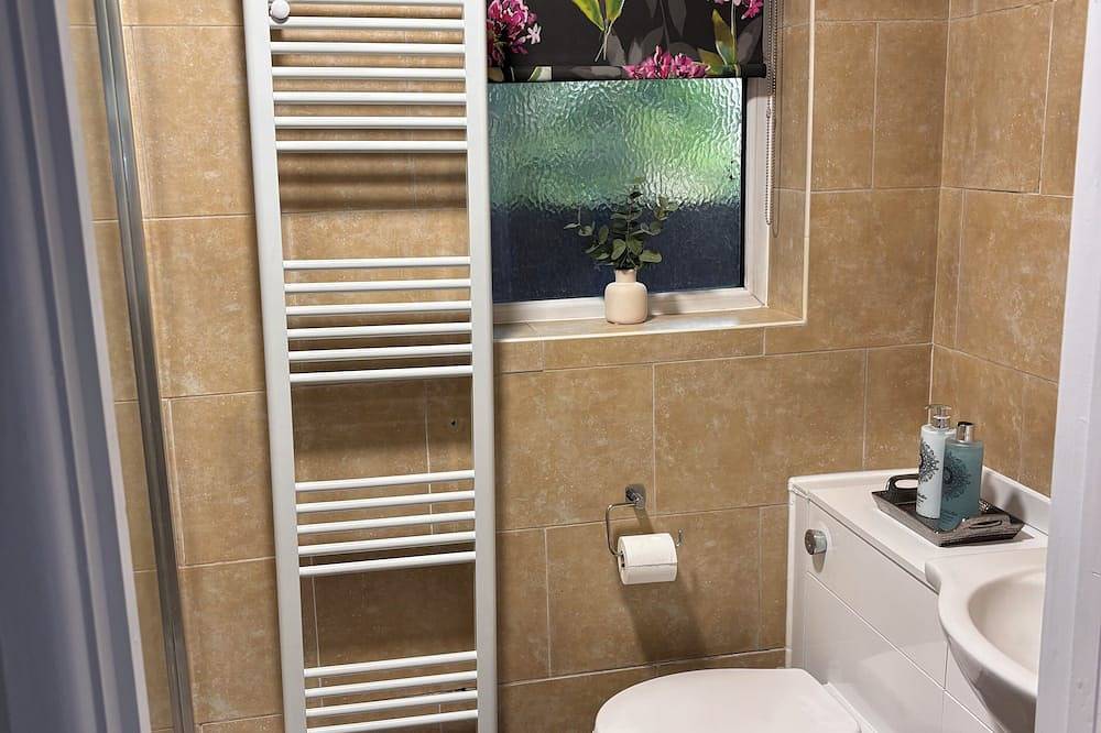 Cozy & Self Contained The Garden Annex 306 in Salisbury, Wiltshire