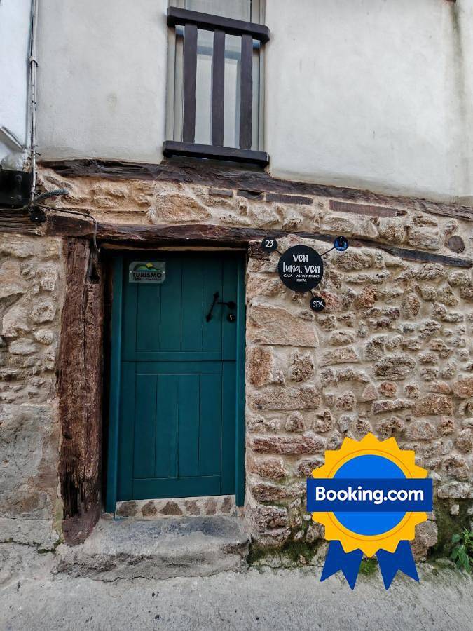 Three-Bedroom House in Casas del Castañar, Valle del Jerte