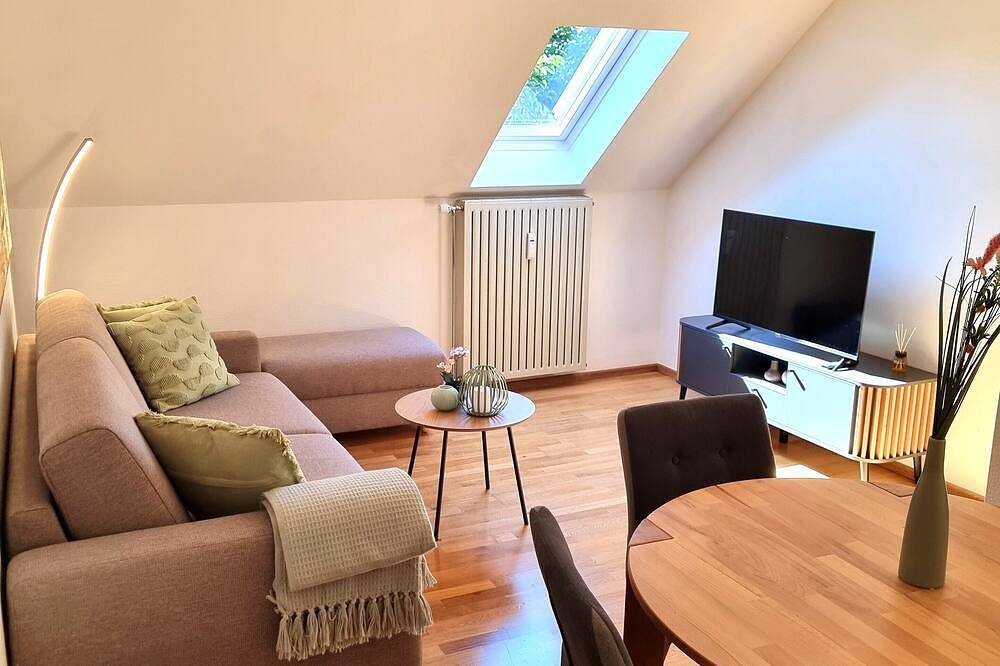 Ganze Wohnung, Leo11 – Stilvolle Wohnung im Jugendstilhaus im Zentrum Traunsteins in Traunstein, Chiemsee