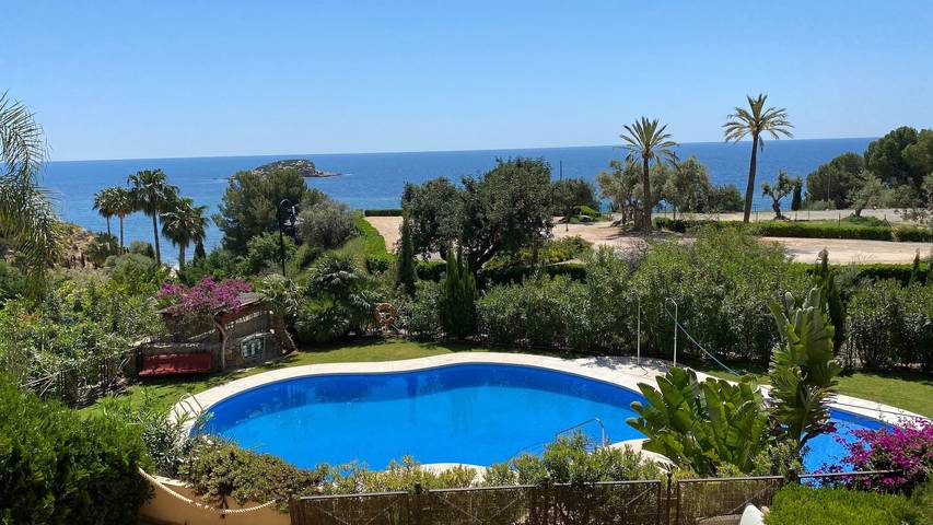 Entire apartment, Apartment 'Villa Gadea 4-2' with Sea Views, Wi-Fi, and Air Conditioning in Platja L'Olla, Altea