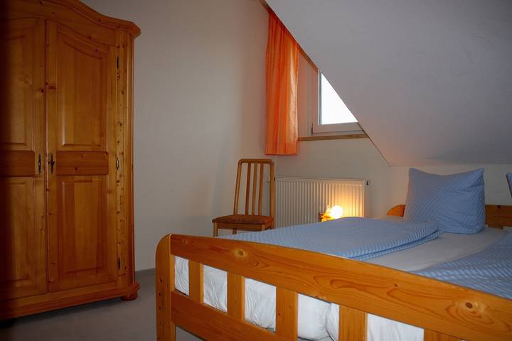 Ferienwohnung für 4 Personen, mit Balkon und Garten sowie Seeblick in Westallgäu
