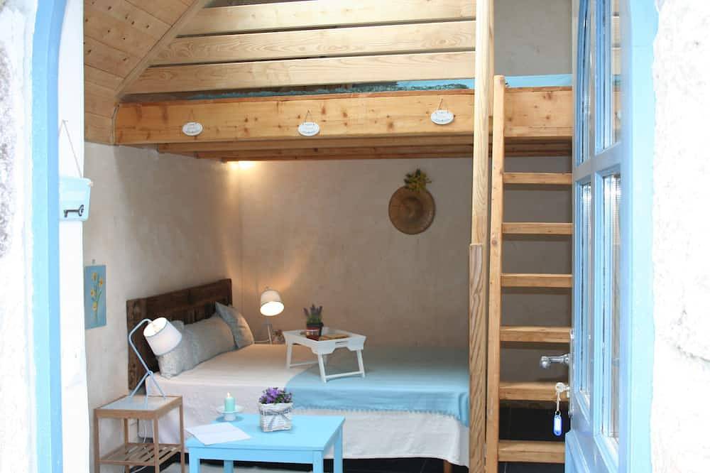 Lilly, adorable petite maison en pierre pour 3 personnes. in Callac, Région de Guingamp