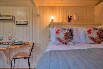 Glamping for 2 People in Northamptonshire, Midlands, Photo 2