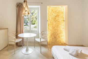 Gîte pour 2 personnes, avec jardin et terrasse dans Ispra