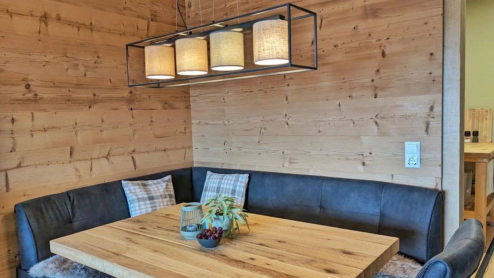 Geheel appartement, Appartement Michaela Winterberg met uitzicht op het meer, privéterras en wifi in Niedersfeld, Upland