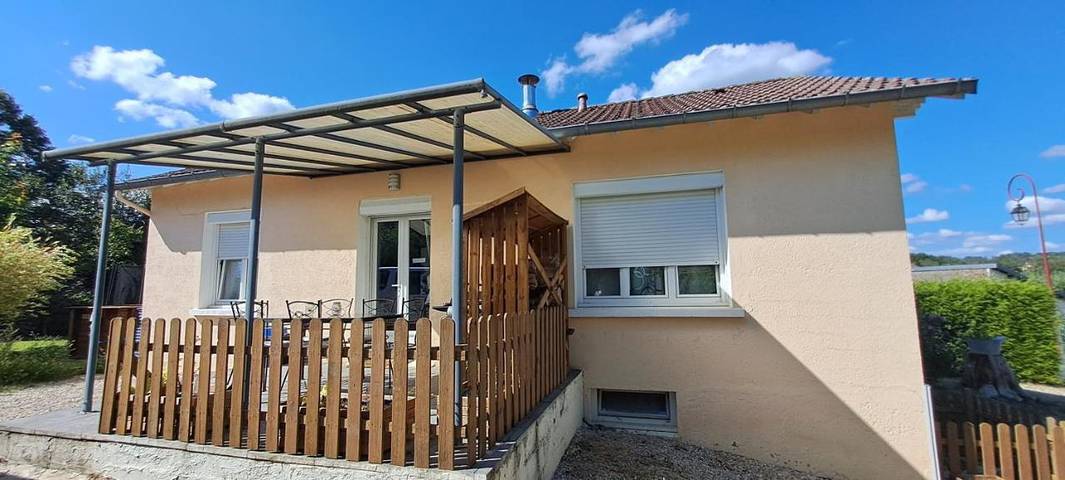 Gîte pour 6 personnes, avec jacuzzi et piscine ainsi que bassin pour enfant et jardin, animaux acceptés dans Torcenay