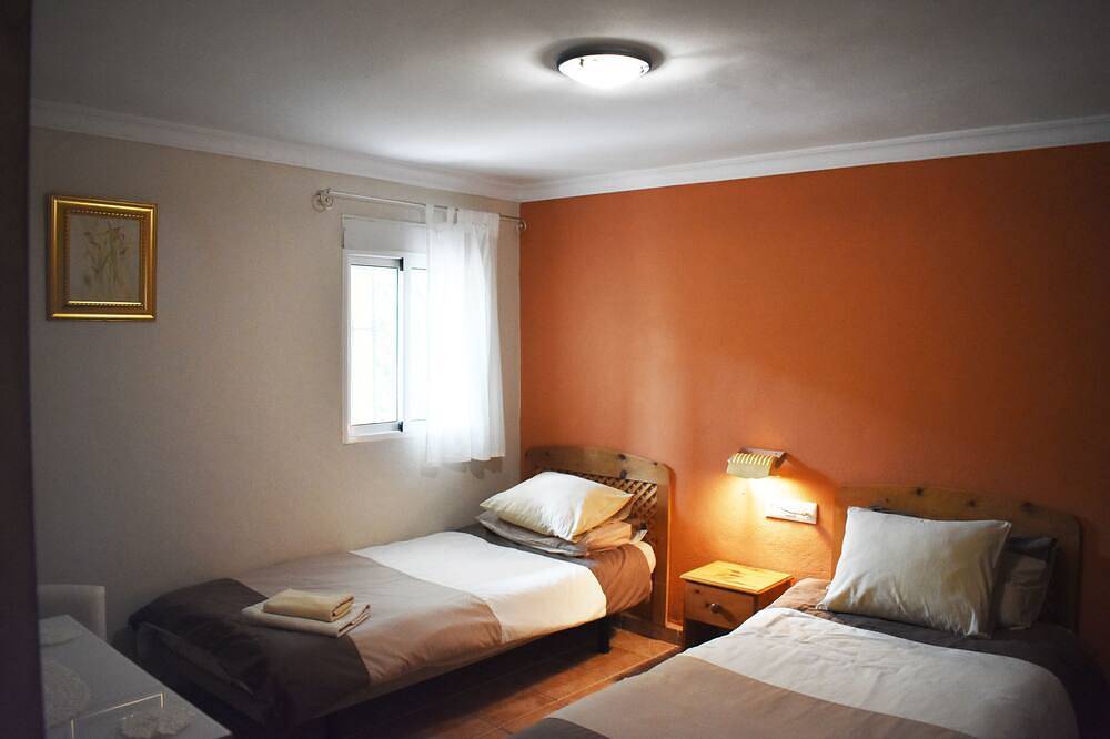 Ganze Wohnung, Privat-Wohnung mit herrlichem Blick auf die Landschaft, einen großen Pool, Gärten und Wi-Fi in Algodonales, Pueblos Blancos