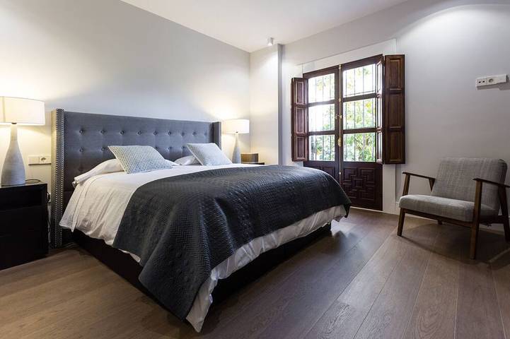 Apartamento entero, Plaza de los Refinadores by Home at Homes in Casco Antiguo, Sevilla