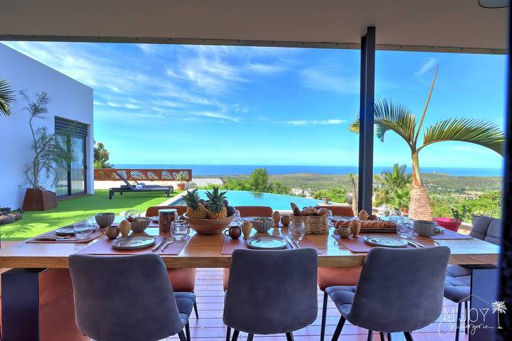 Gîte pour 8 personnes, avec jacuzzi ainsi que terrasse et piscine à L'Étang-Salé - 3