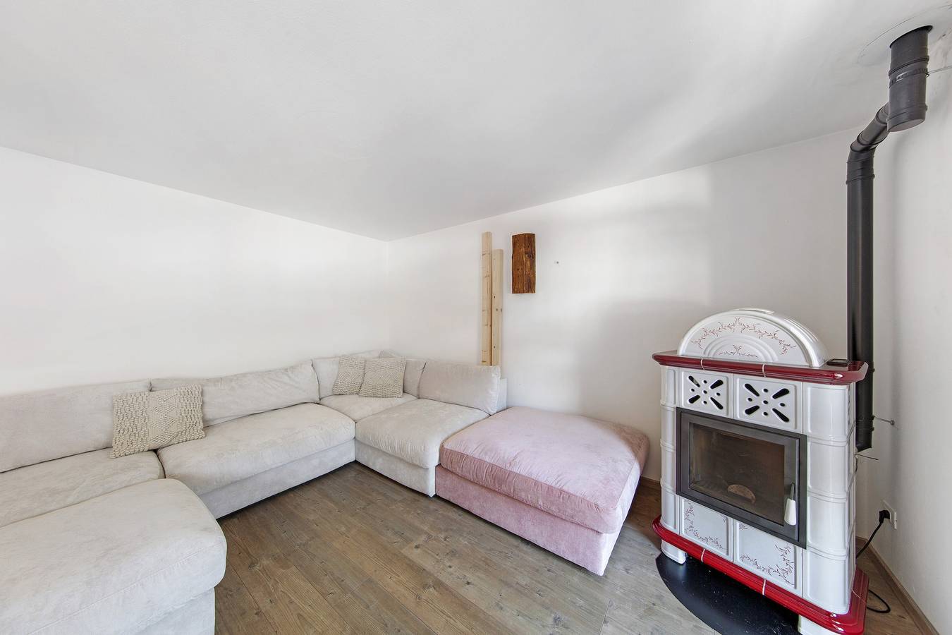 Apartamento entero, Apartamento 'Ciasa Valentina' con vistas a la montaña, balcón y Wi-Fi in Auronzo di Cadore, Dolomiti di Sesto