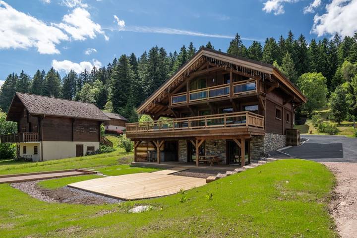 Chalet pour 12 personnes, avec Balcon ainsi que Jacuzzi et Sauna à Gérardmer - 3