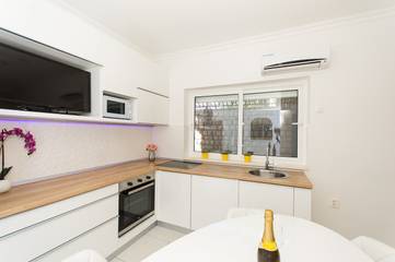 Vakantiewoning voor 6 Personen in Trogir, Split-Dalmatië, Afbeelding 3