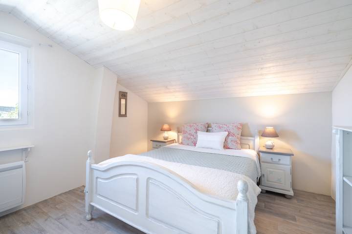 Entire apartment, Le Baiser du Soleil - Piscine Privée in Mirabel-aux-Baronnies, Nyons region