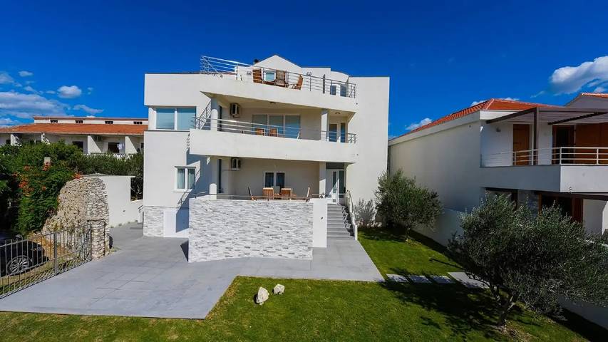 Villa pour 8 personnes, avec terrasse à Nin