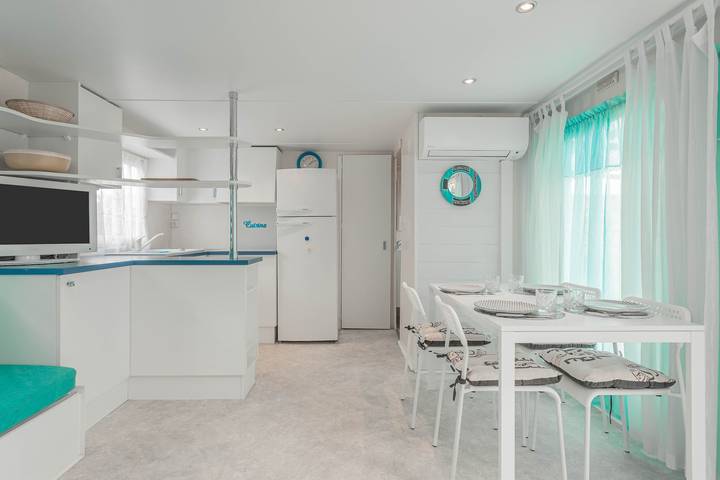 Camping pour 4 personnes, avec jardin et balcon à Roquebrune-sur-Argens - 4