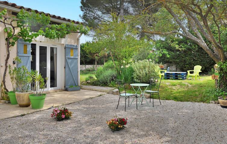 Location de vacances pour 2 personnes, avec Terrasse et Piscine à Pernes-les-Fontaines - 3