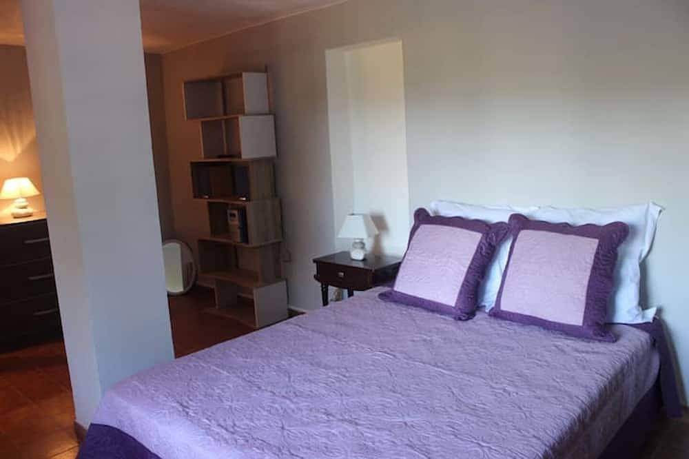 Apartamento entero, South Corsica apartment with swimming pool, near the beaches in Figari, Distrito de Sartène