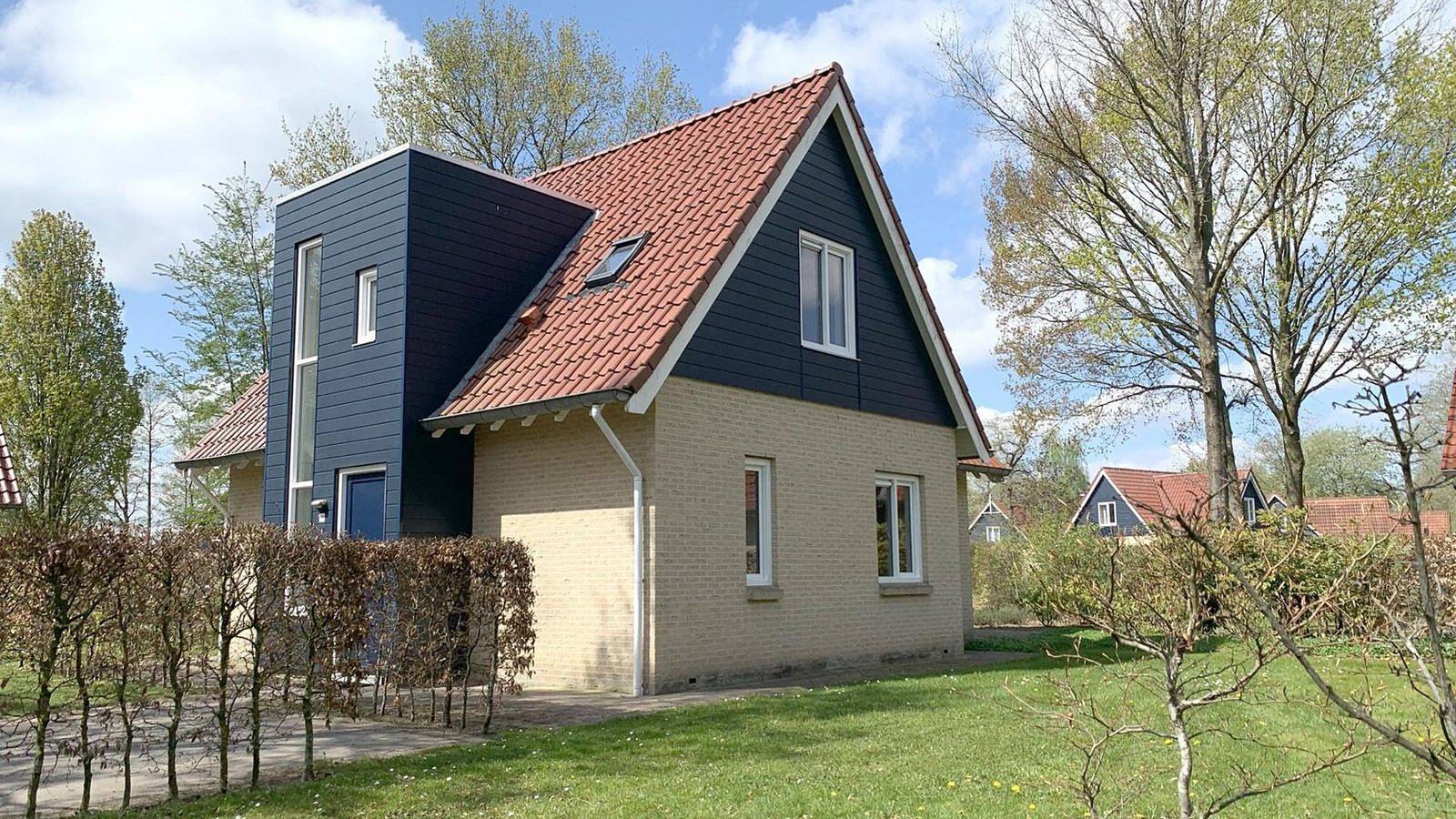 Komfortables 6-Personen-Ferienhaus am Wasser in Westerbork in Drenthe