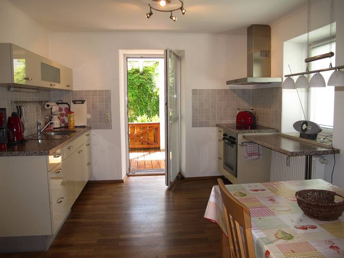 Ganze Ferienwohnung, Ferienwohnung Schuster - Ferienwohnung, 55qm, 1 Schlafzimmer, Küche extra, Tv, Telefon, Fön, Terrasse in Altötting, Landkreis Altötting
