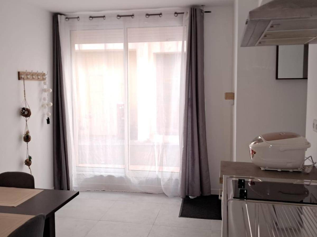 Appartement entier, T2 neuf très cosy in Boujan-sur-Libron, Côte méditerranéenne (France)