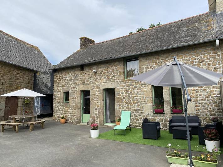 Gîte pour 4 personnes, avec Terrasse ainsi que Jardin et Vue à Saint-Ouen-des-Alleux