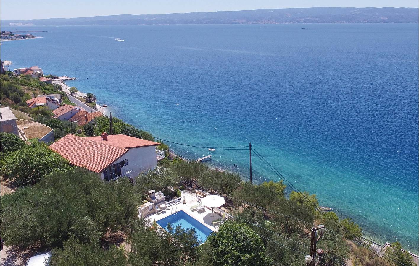 Geräumige 150 m² große Wohnung mit Pool, WLAN und Strandzugang in der Nähe in Jesenice, Split-Dalmatien