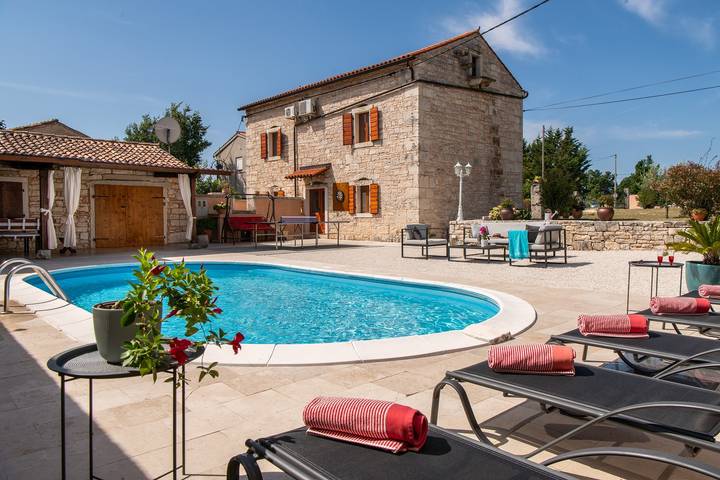 BnB für 8 Personen, mit Balkon/Terrasse und Garten sowie Pool in Istrien