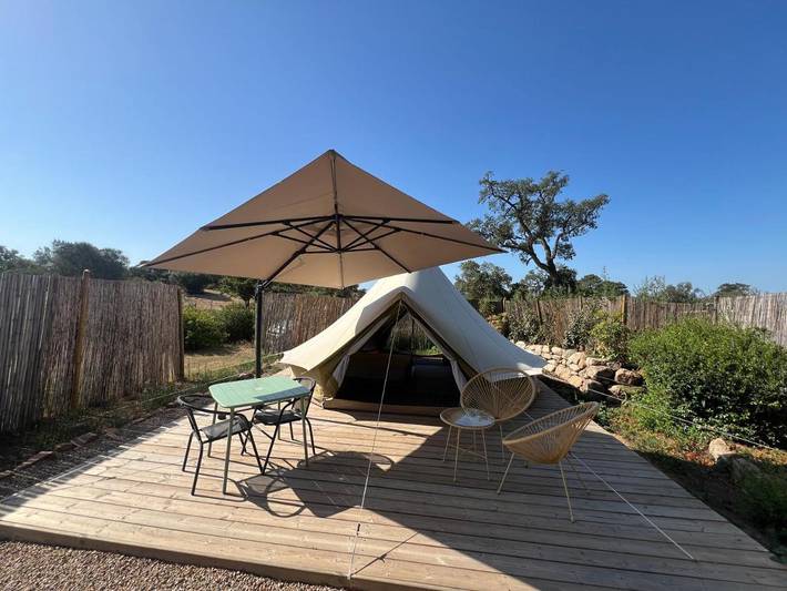 Tente pour 3 personnes, avec jardin, animaux acceptés en Corse