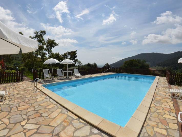 Baita per 8 persone, con Terrazza e Giardino nonché Piscina a San Miniato