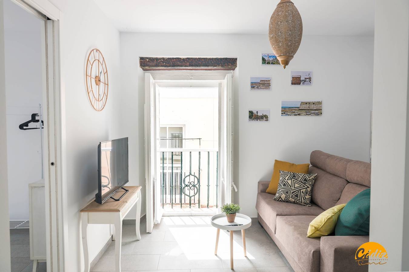 Entire vacation apartment, Casa Rehala Paya by Cadiz Time in Cadiz Old Town, Cádiz